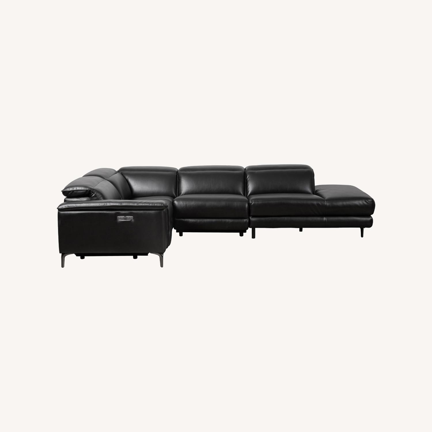 Heyworth Reclining Sectional Sofa - Black - image-0