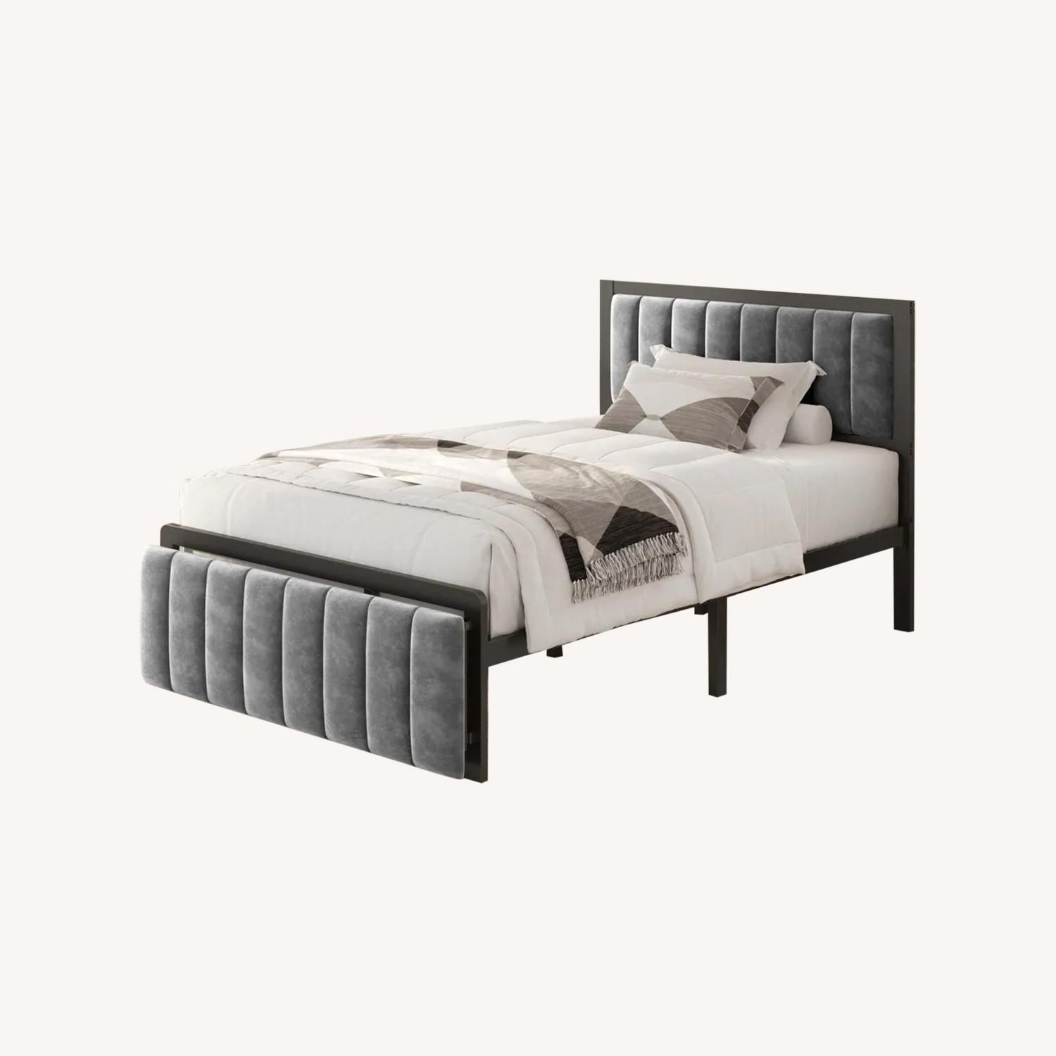 Fun Size Twin Bed - image-0