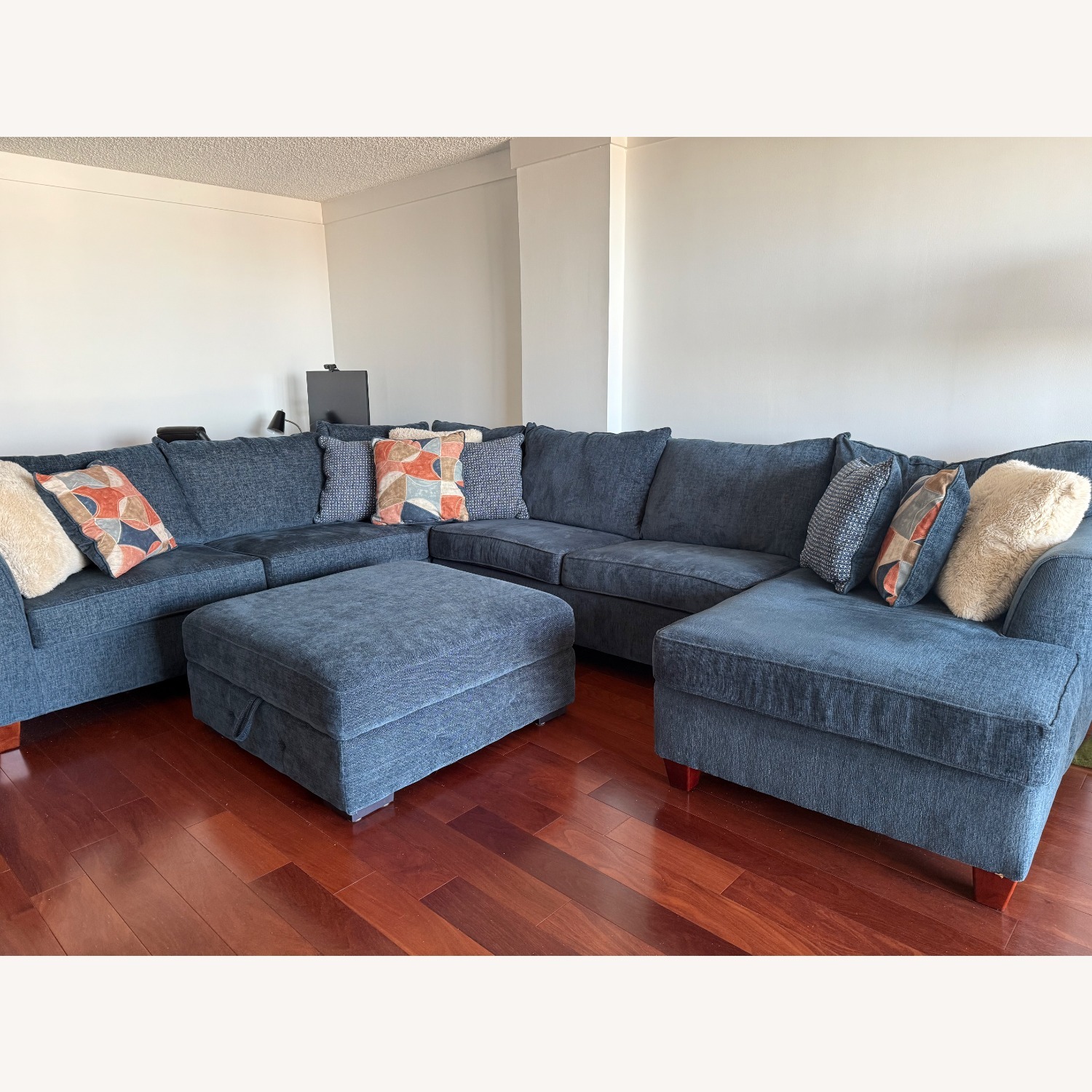 Bob's Cottage Chic Sectional with Storage Ottoman - image-1