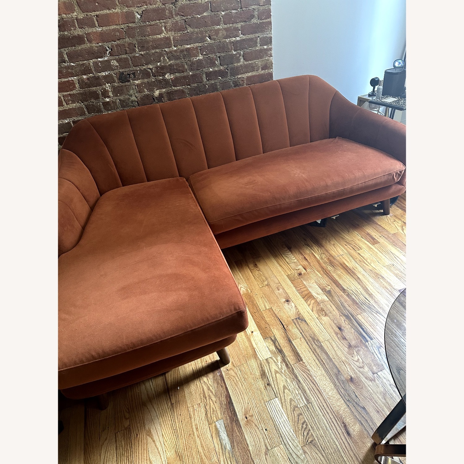 Desmond Reversible Sectional - image-4