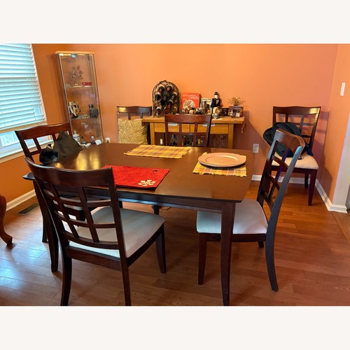 Used Raymour & Flanigan Dining Set for sale on AptDeco