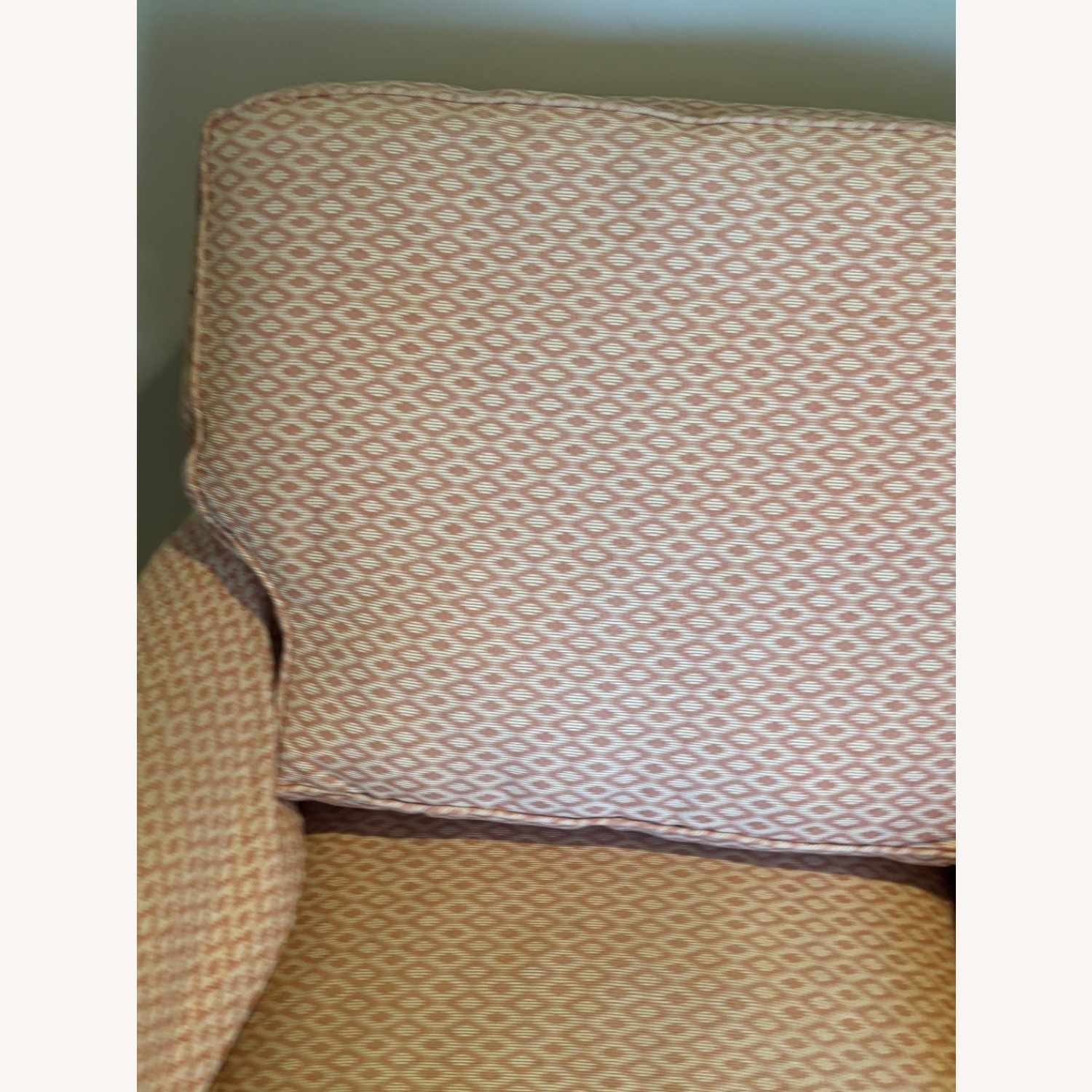 Club Chairs - image-7