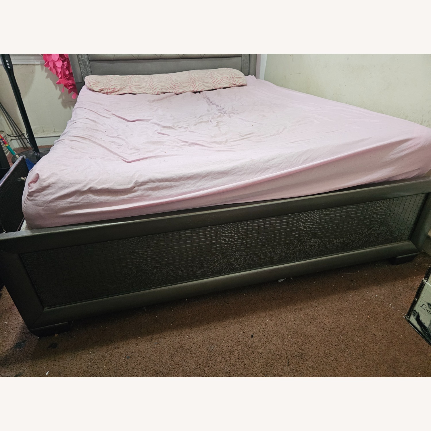 Real Queen Bed - image-2