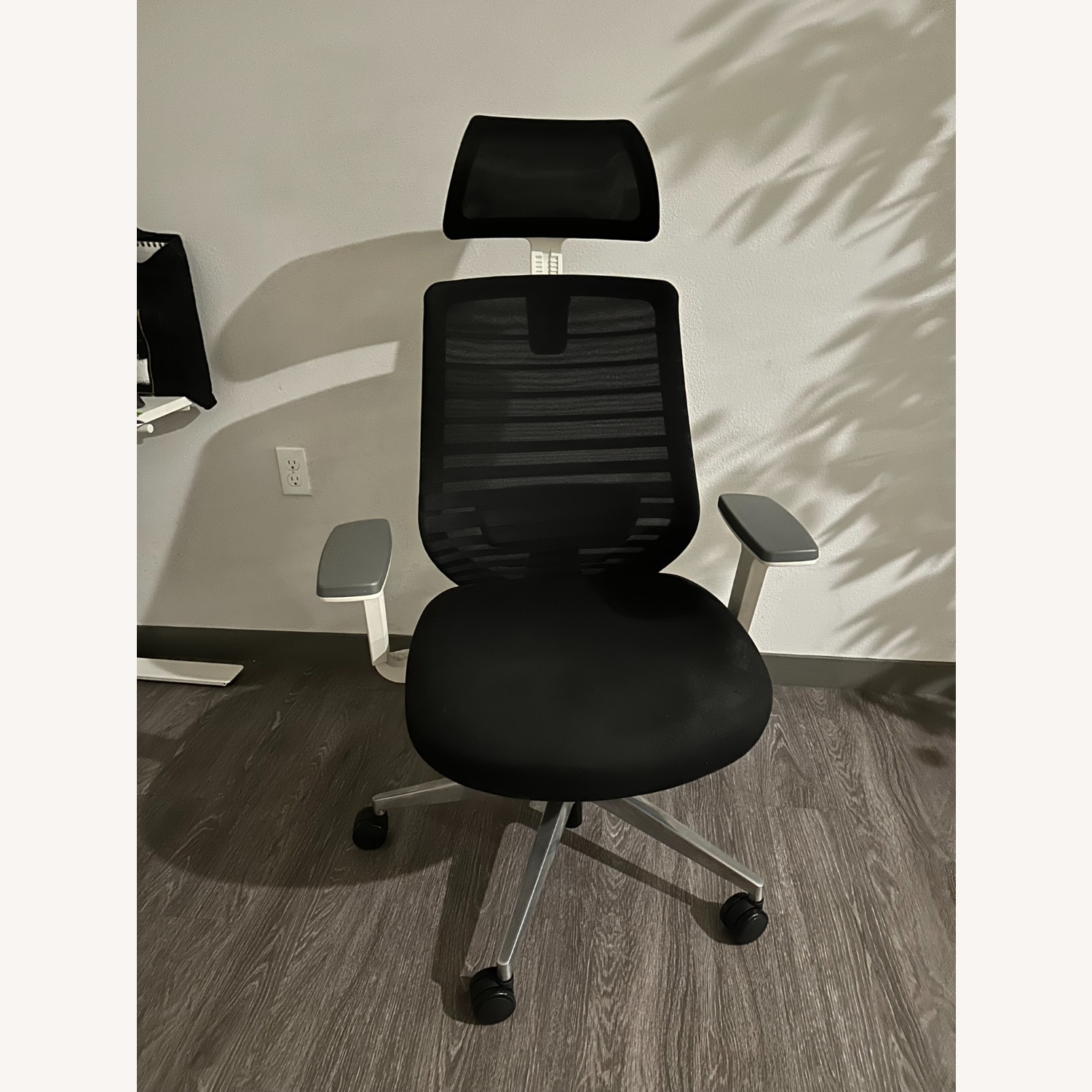 Branch Ergonomic Chair with Headrest - image-2