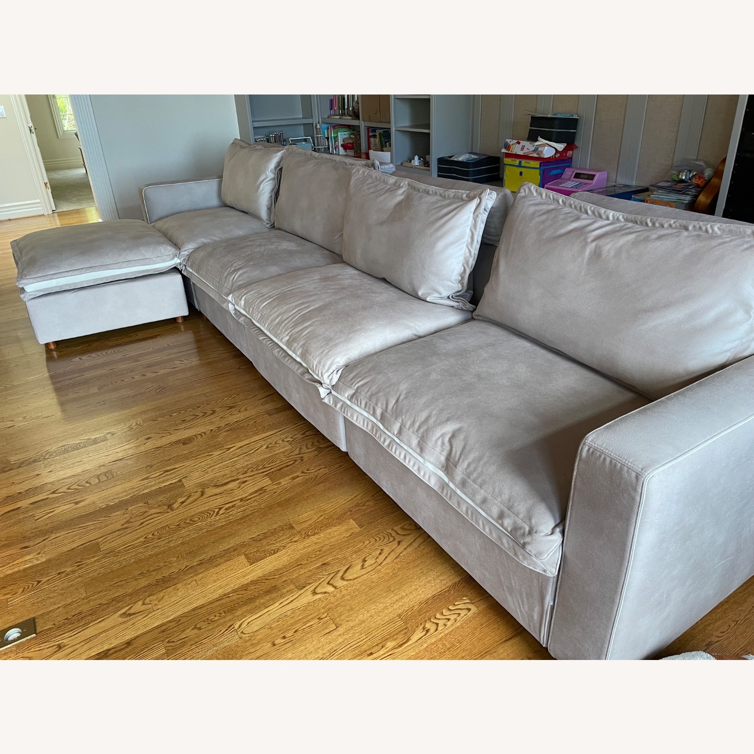 Homebody Sofa W Reclining Section - image-4