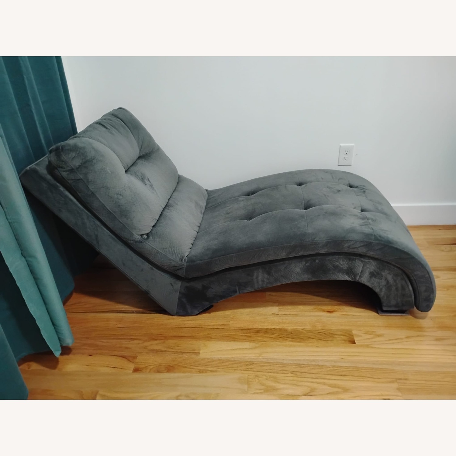Bob's Discount Furniture Chaise - image-4