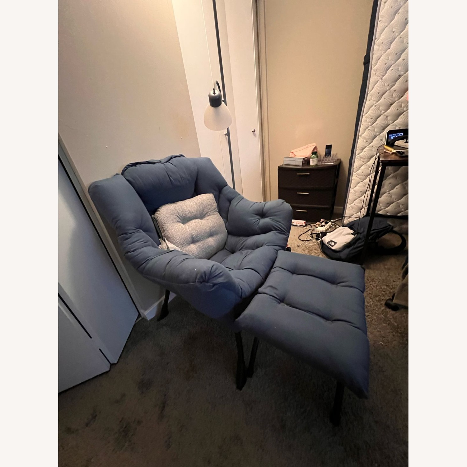 Relaxing Chair with Ottoman - image-2