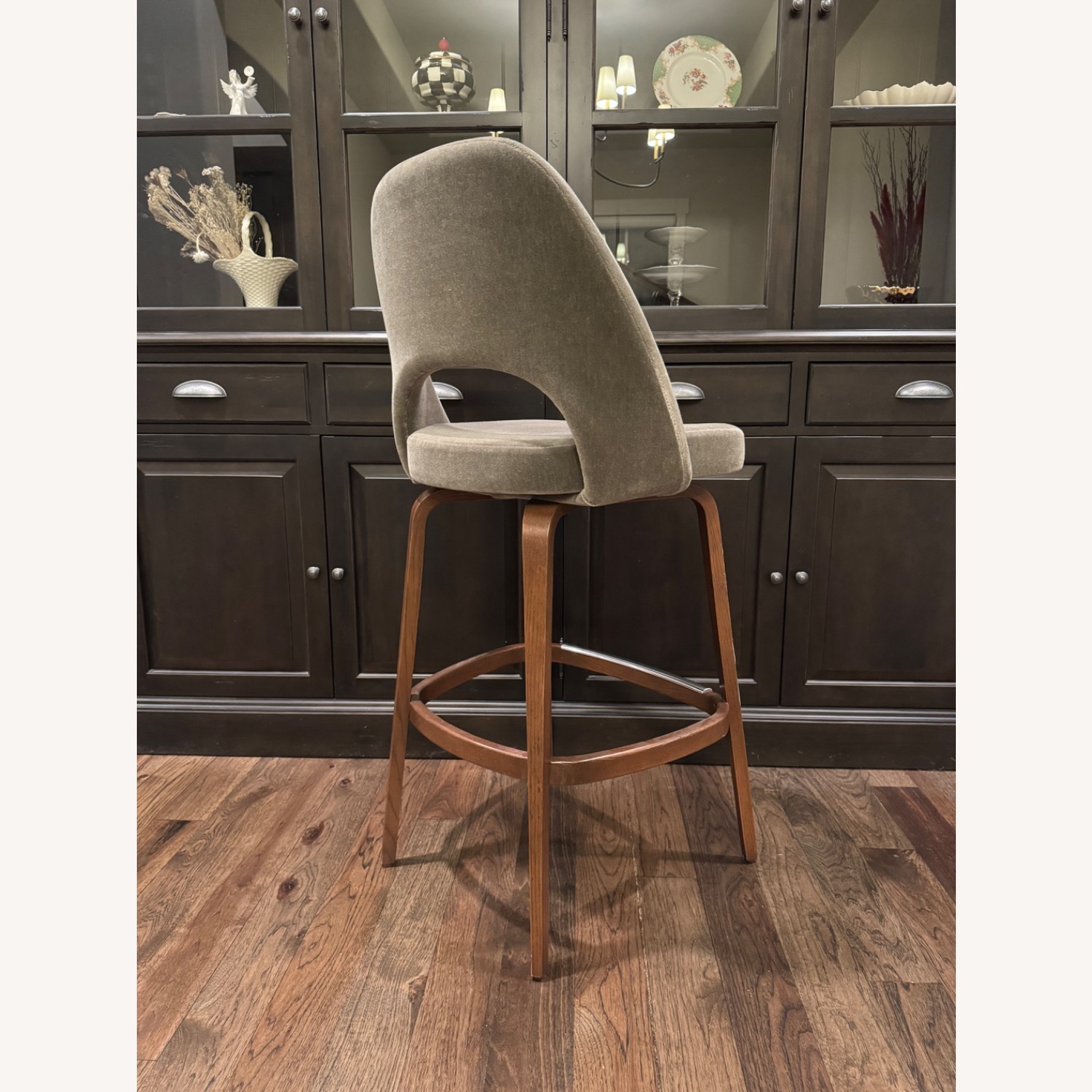 Velvet Saarinen Executive Stool - image-6