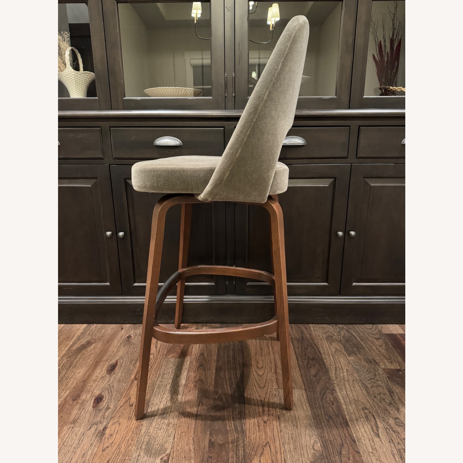 Velvet Saarinen Executive Stool - image-3