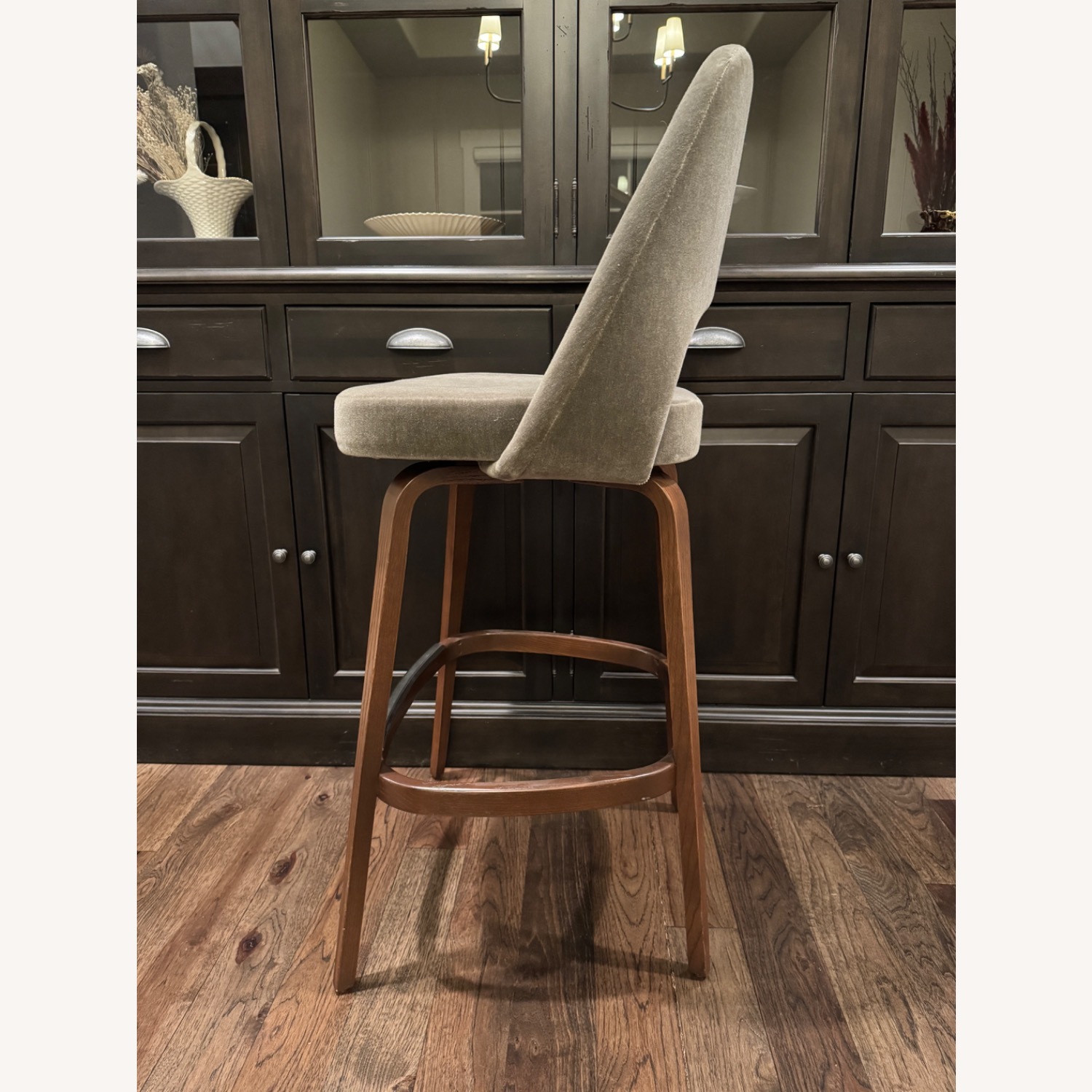 Velvet Saarinen Executive Stool - image-4