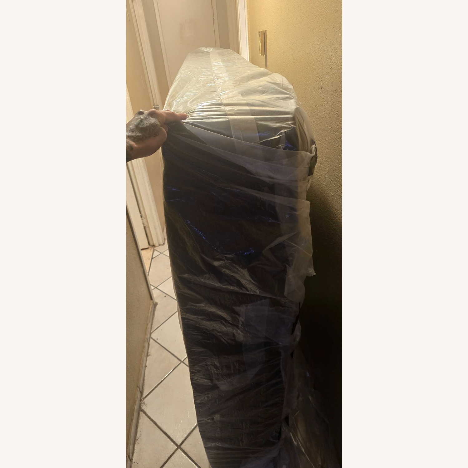 Qreen Size Bed  - image-3