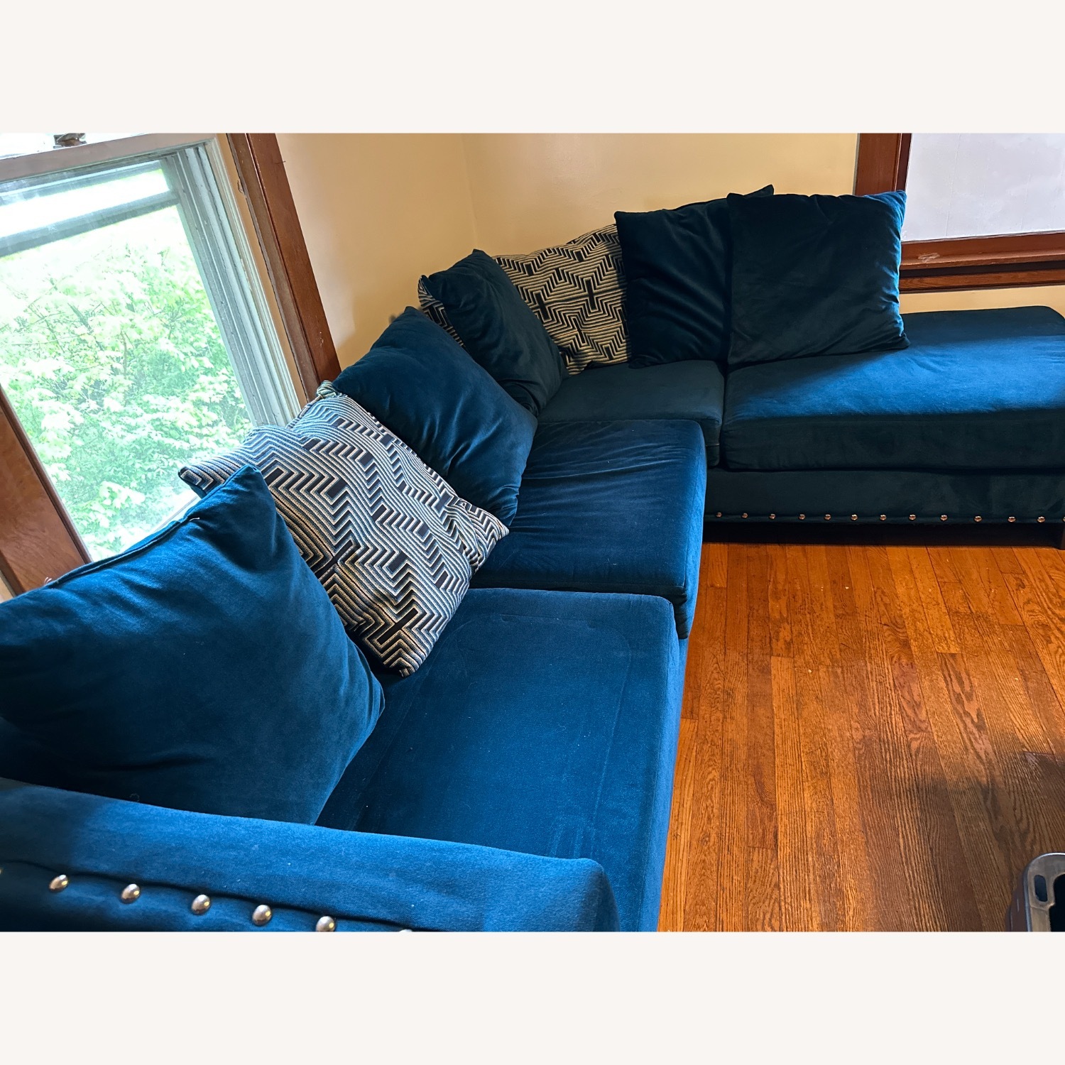 Yumiko 2 Piece Sectional - image-4