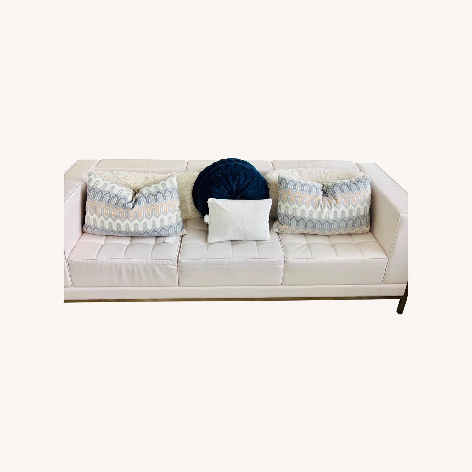 White Clean Couch - image-0