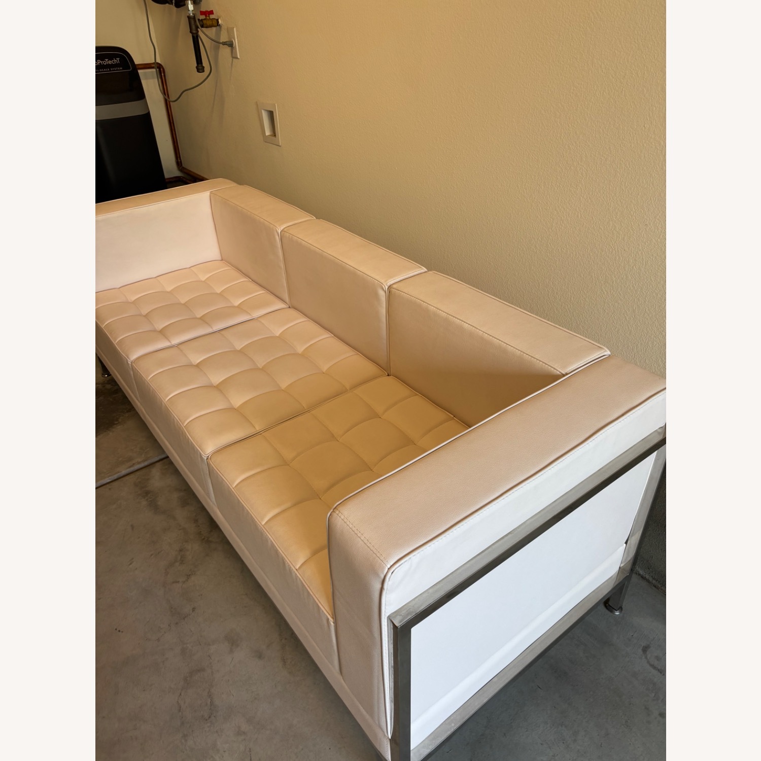 White Clean Couch - image-4