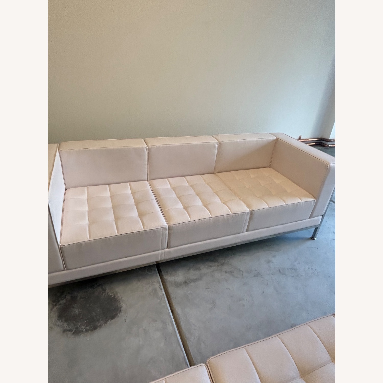 White Clean Couch - image-2