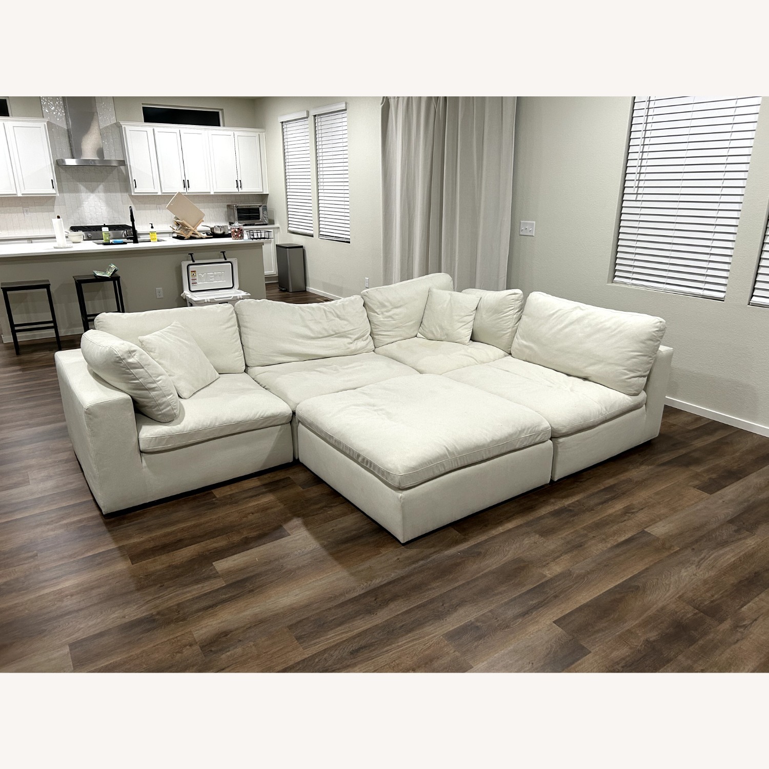 Greyleigh 5-Piece Modular Sofa (Cream) - image-1