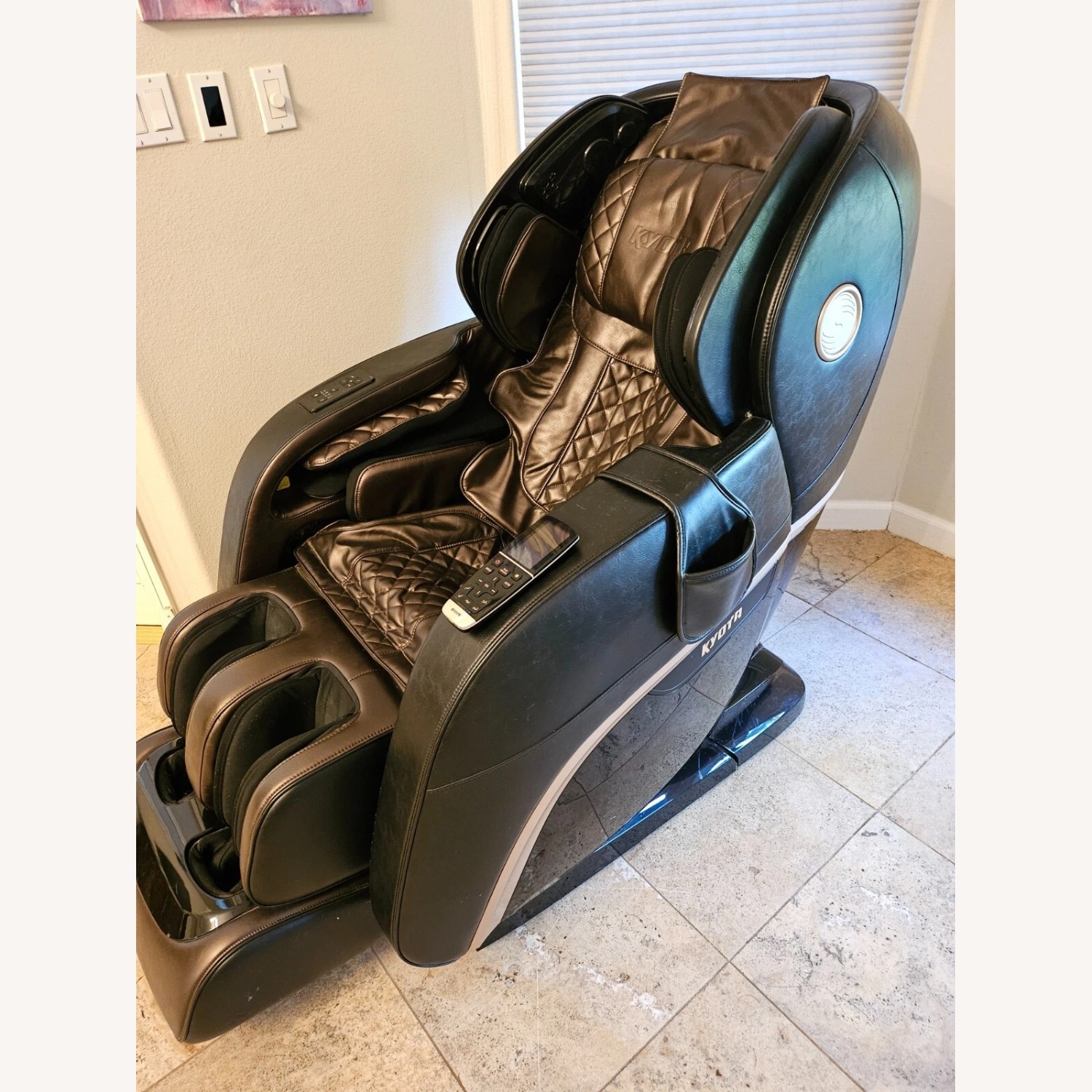Massage Chair - image-1