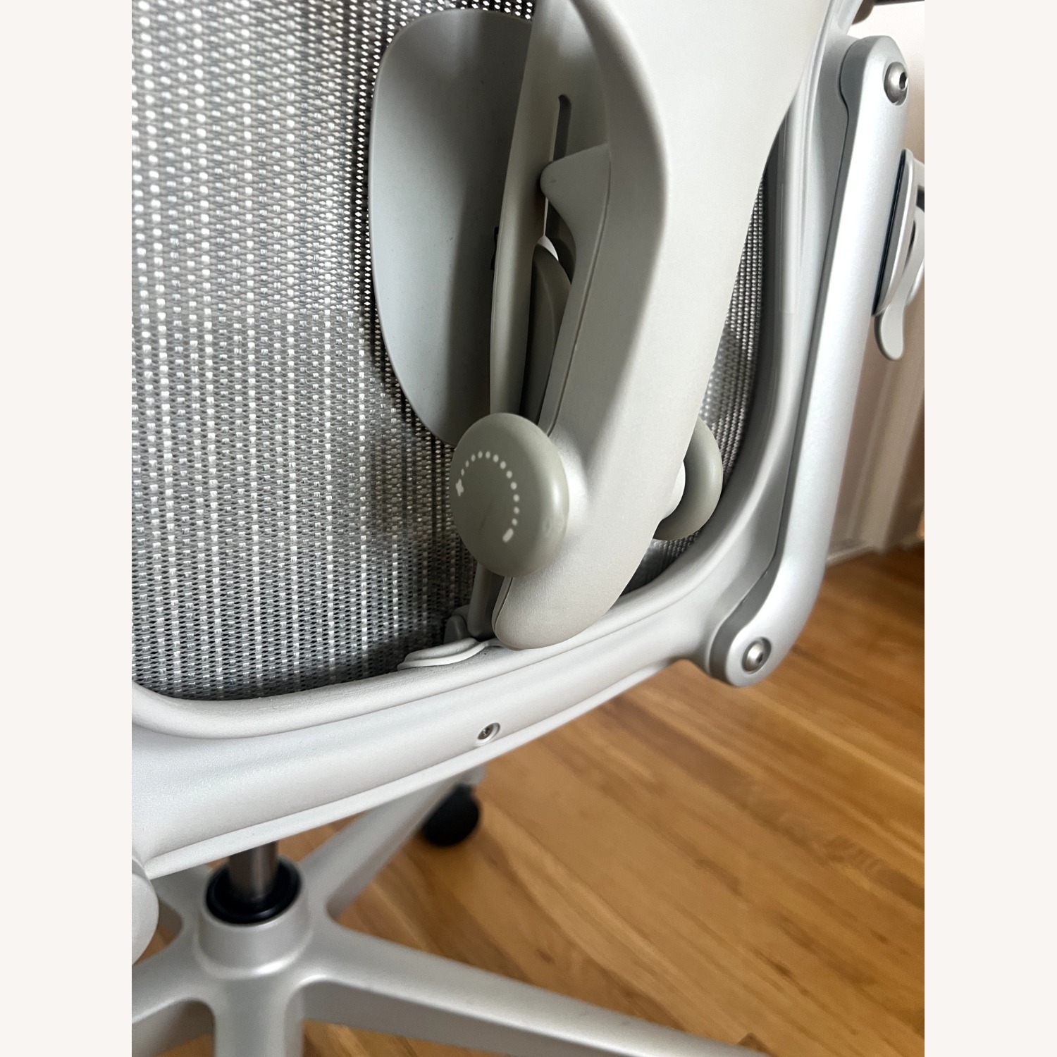 Herman Miller Aeron Officer Chair Light Gray  - image-7