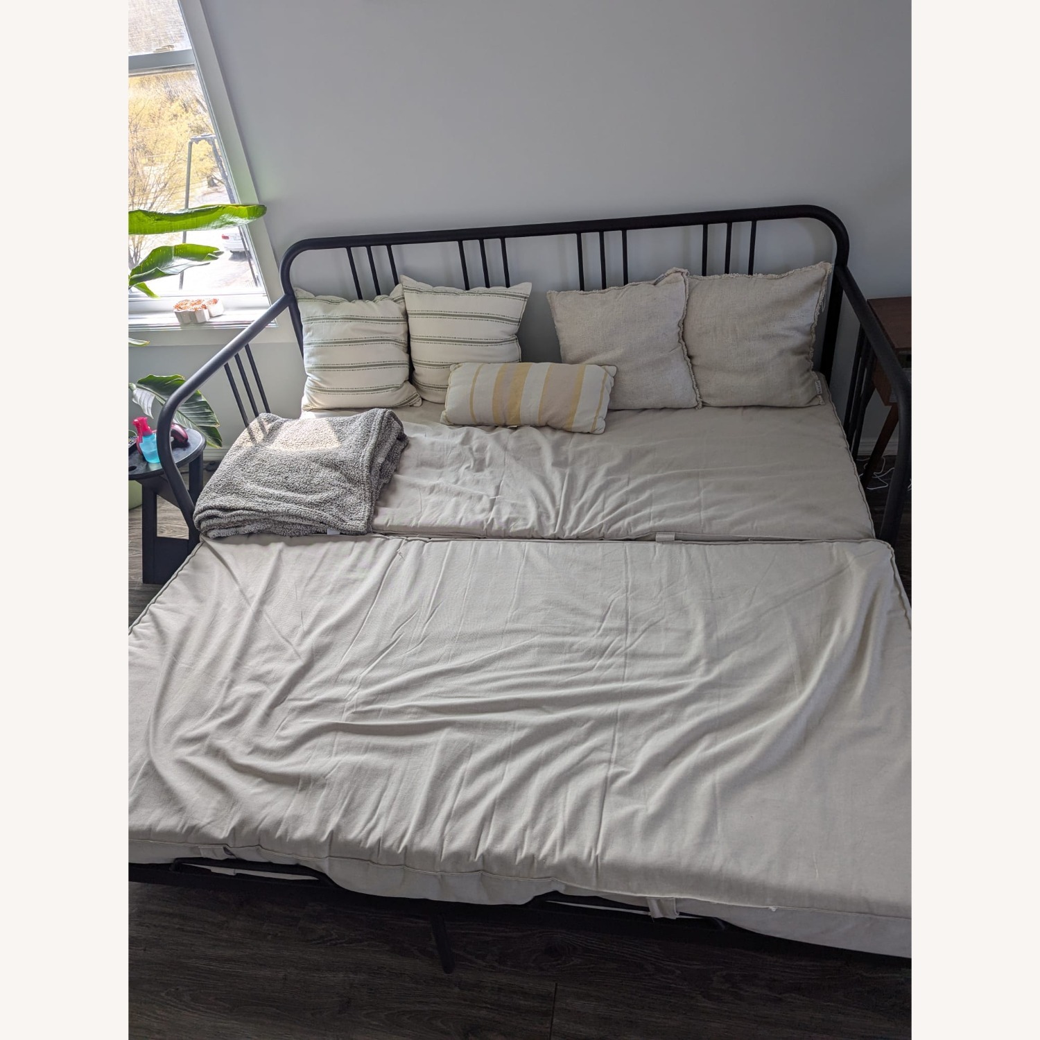 IKEA FYRESDAL Extendable Daybed - image-7