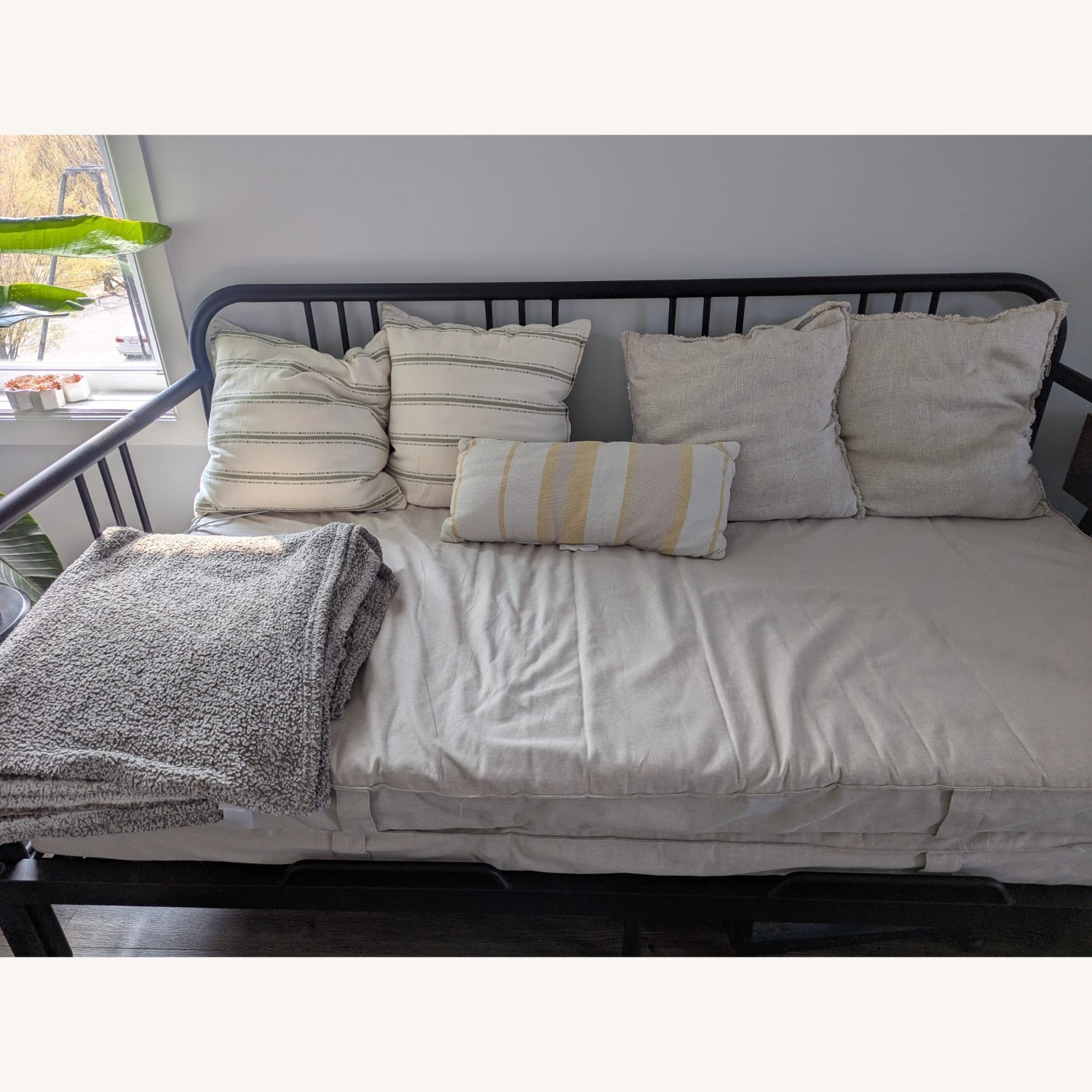 IKEA FYRESDAL Extendable Daybed - image-13