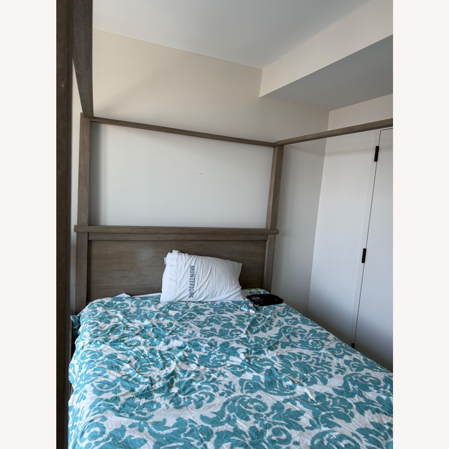 Pottery Barn Farmhouse Queen Canopy Bed - image-4