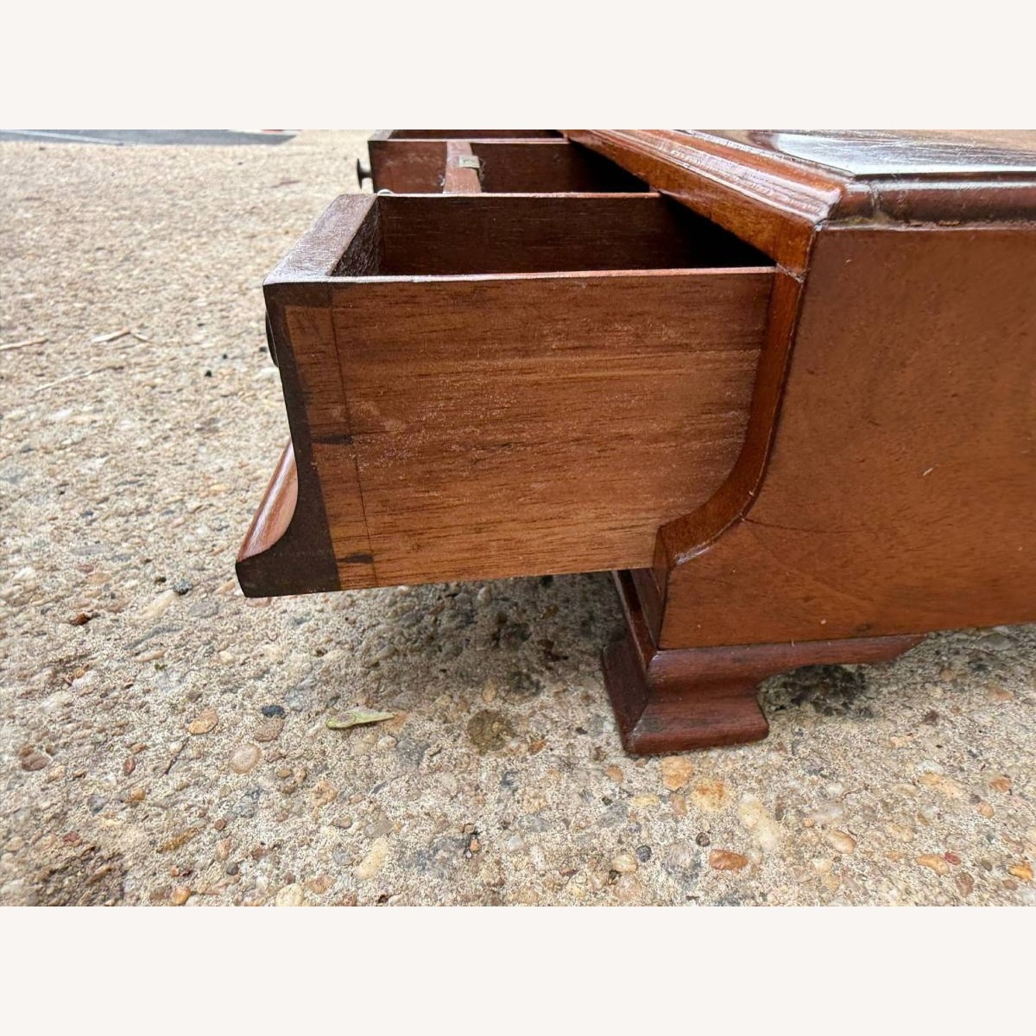 Antique 19th Century Federal Style Dressing Table - image-12