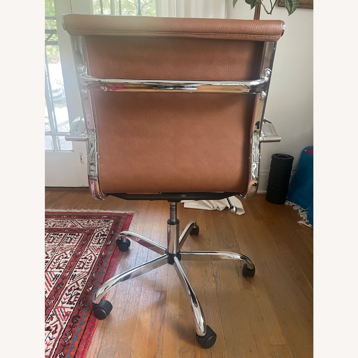 Sleek Modern Office Chair, Ribbed Light Brown - image-5