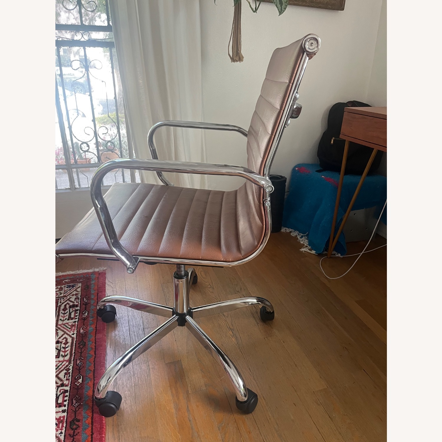 Sleek Modern Office Chair, Ribbed Light Brown - image-3