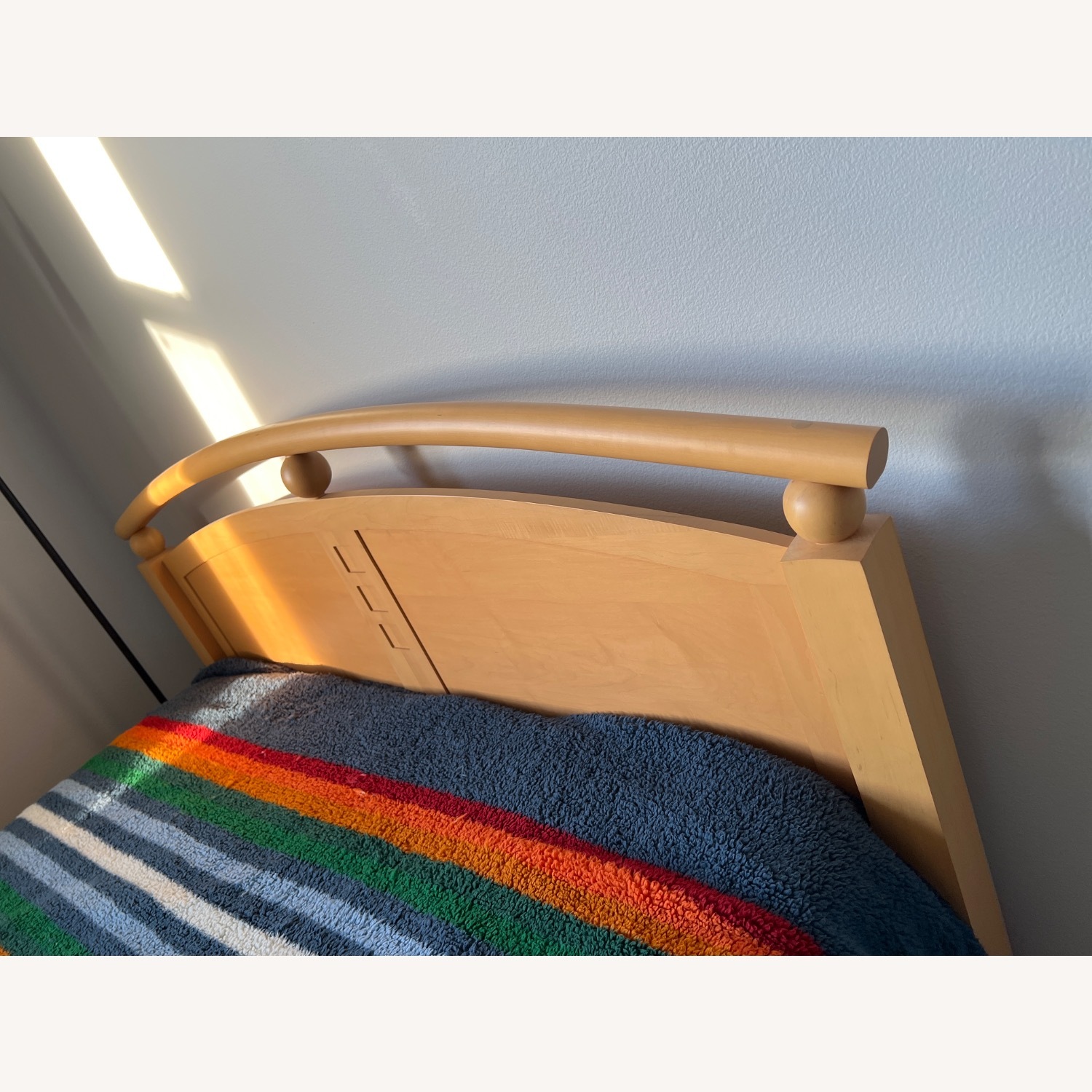 Ethan Ellen Full Size Bed - image-3