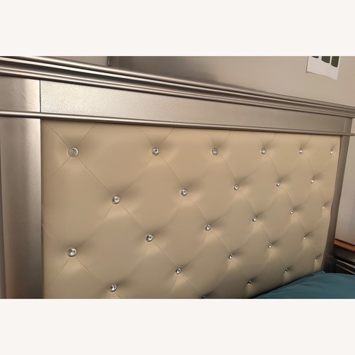 Used  Tiffany Queen Bed for sale on AptDeco
