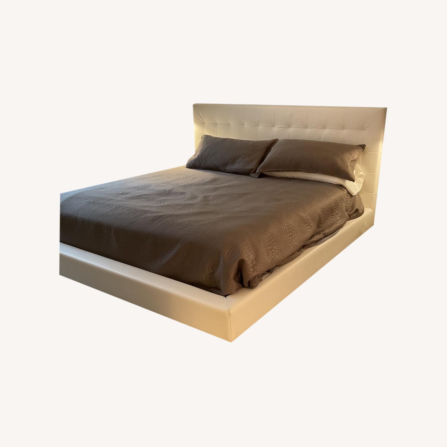 Italiana Divani White Leather Look King Bed - image-0