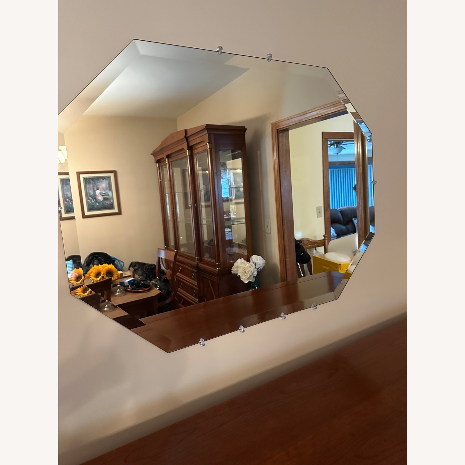 Stanley Hutvh - image-2