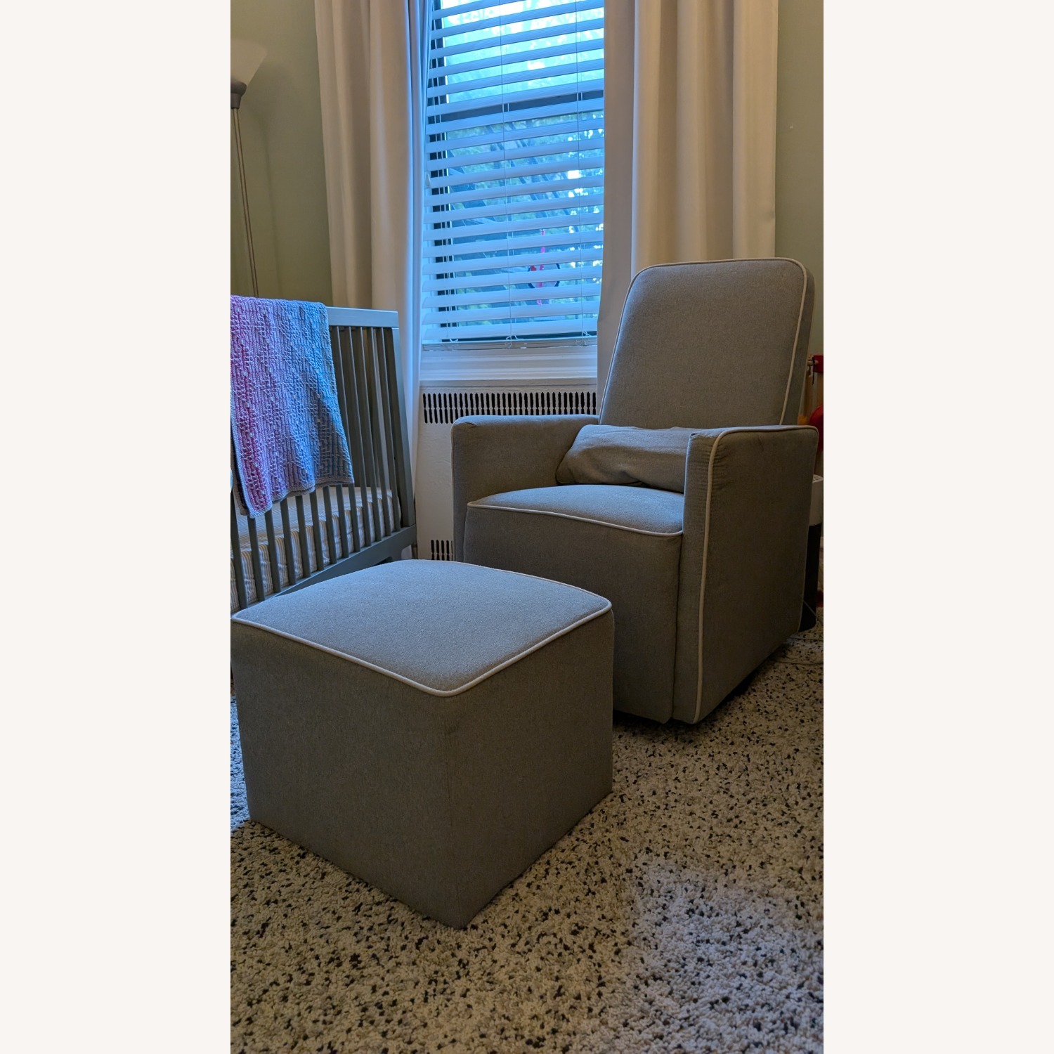 daVinci "Olive" Glider and Ottoman in Grey - image-1