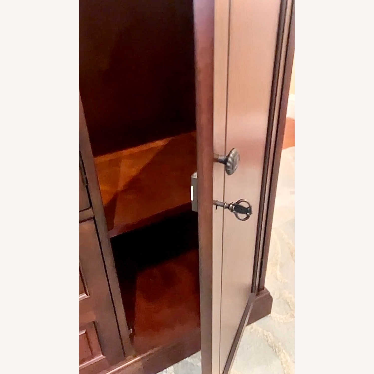 Howard Miller Devino II Wine & Bar Cabinet Hide-A-Bar - image-12