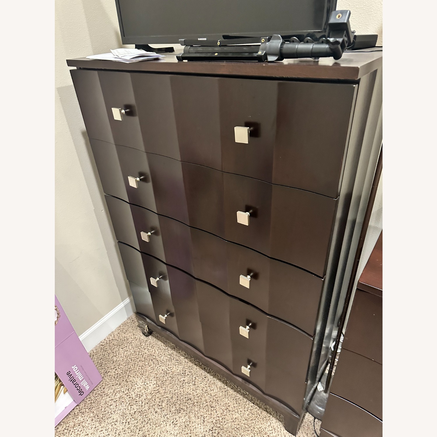 Rooms To Go Dark Brown Chest (5 Drawers) - image-0