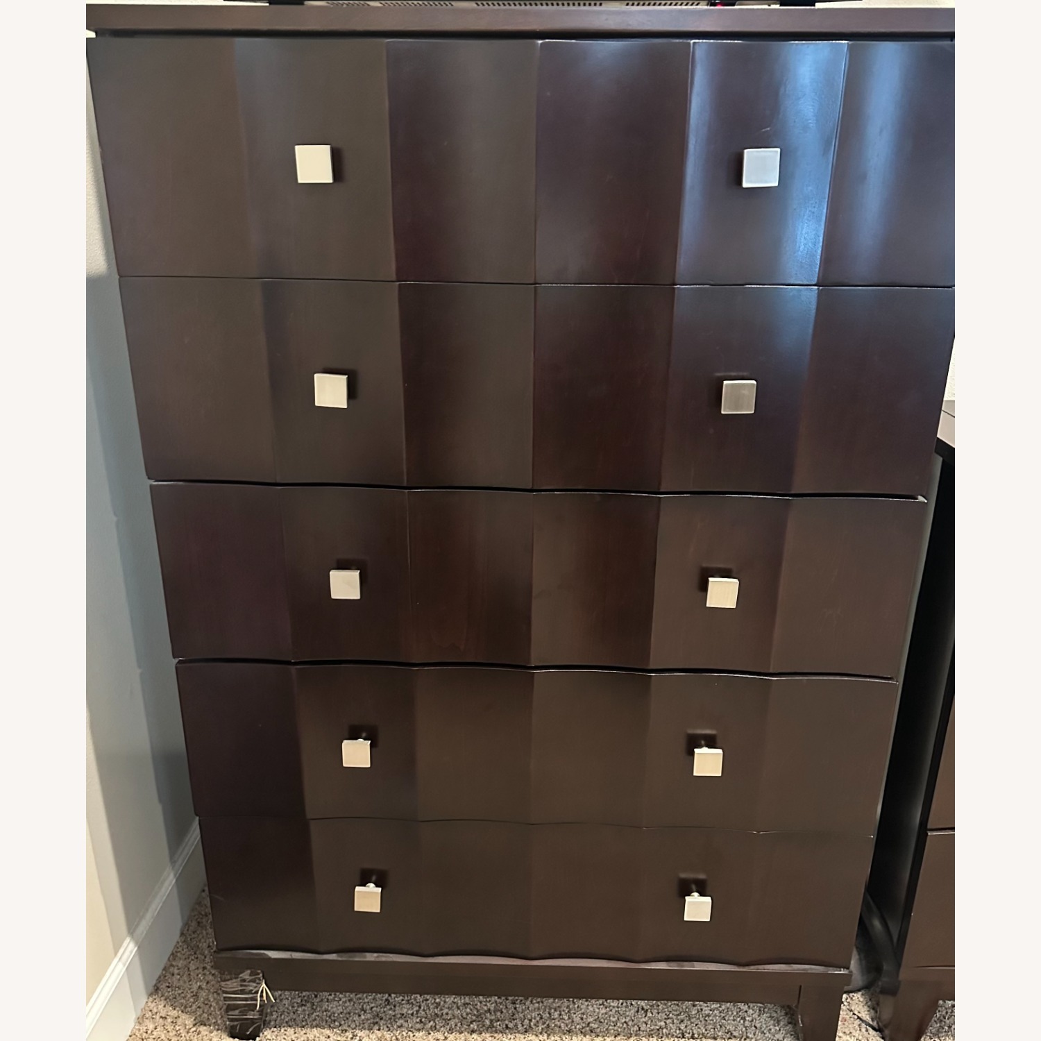 Rooms To Go Dark Brown Chest (5 Drawers) - image-1