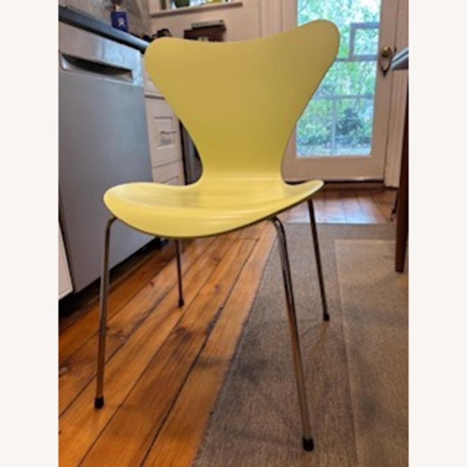 Fritz Hansen Series 7 Set of 4 Chairs Lemon Lime - image-3
