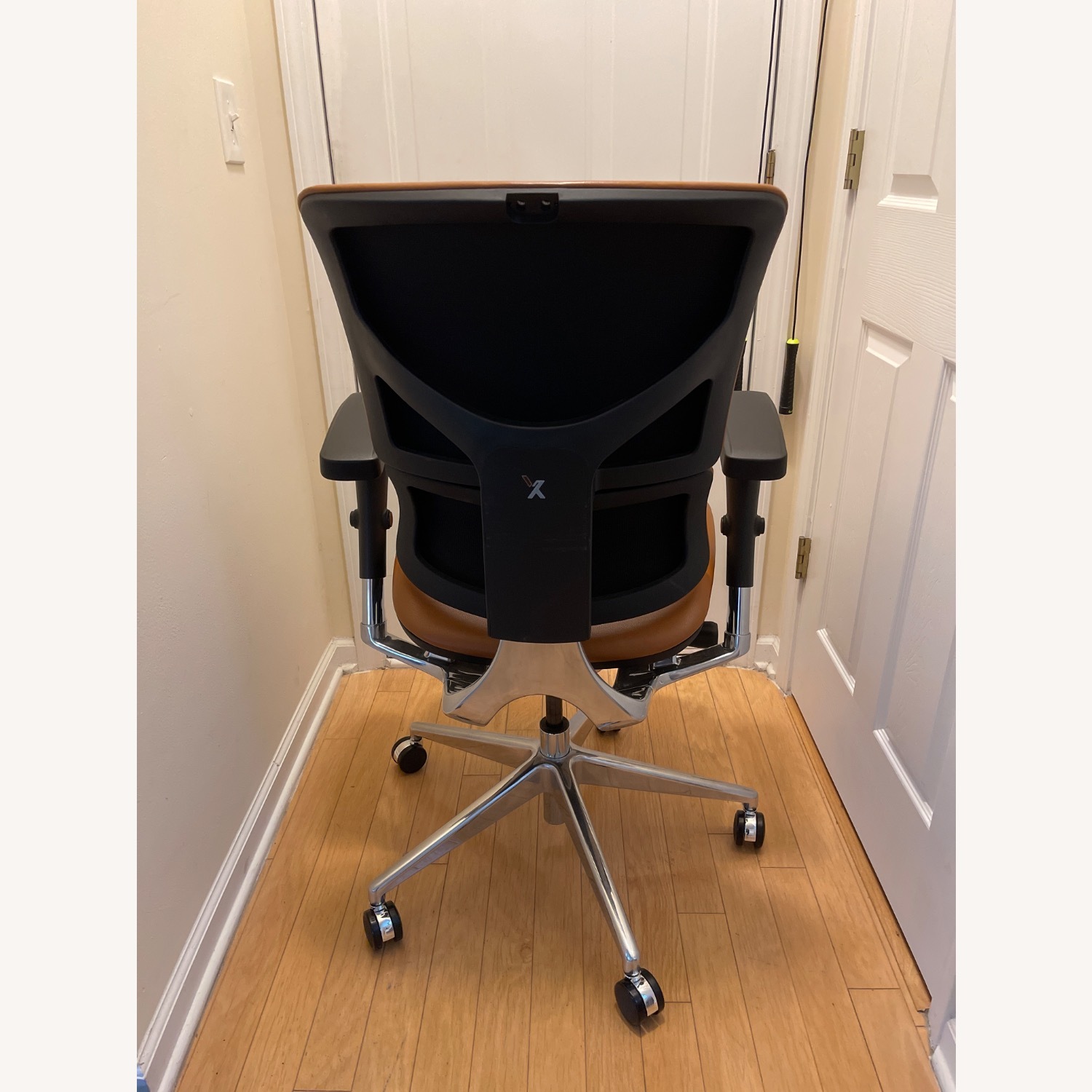 Executive Chair - image-3