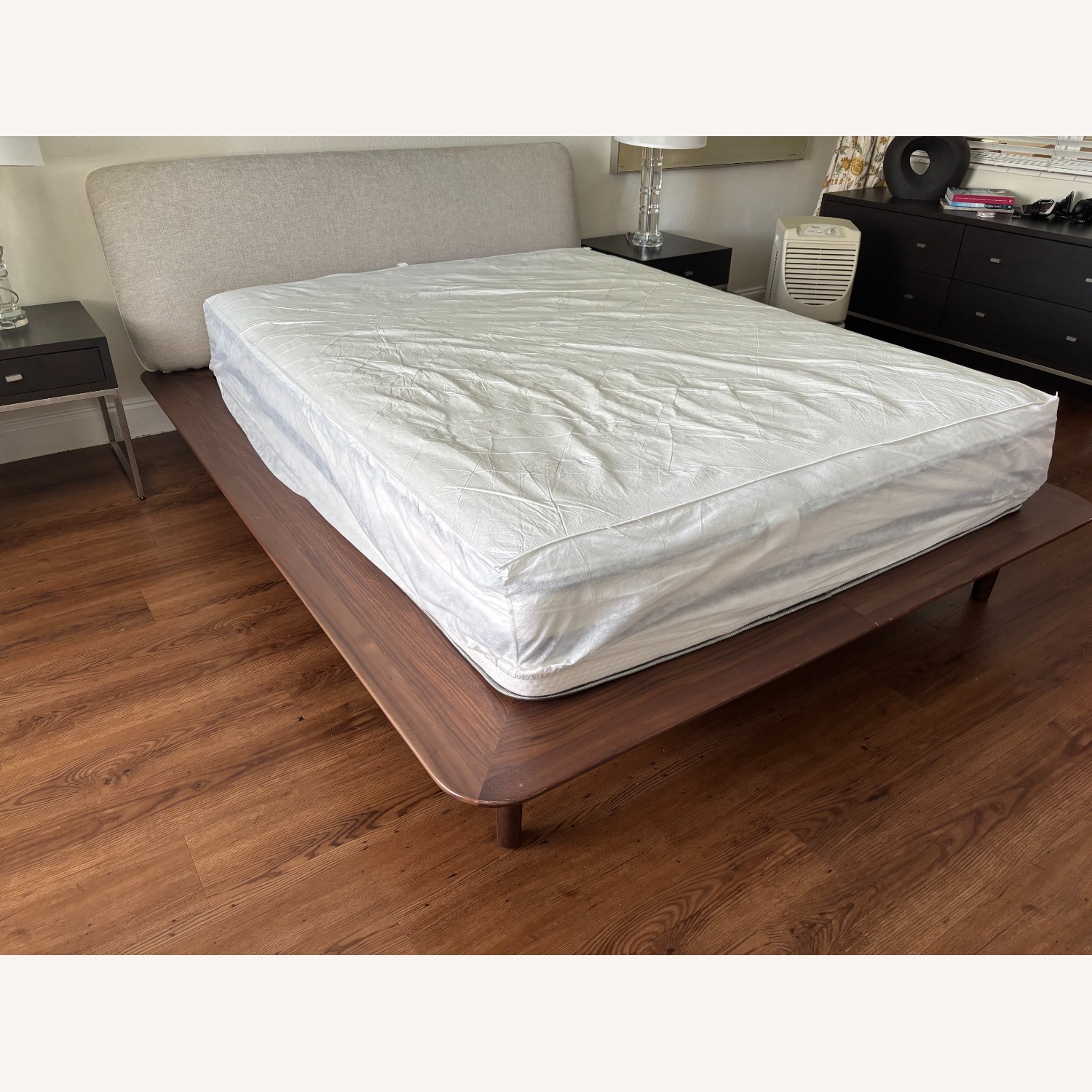 DWR Solid Wood Made in Italy Platform Miro Bed - image-1
