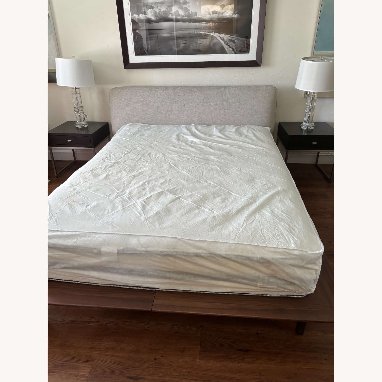 DWR Solid Wood Made in Italy Platform Miro Bed - image-2