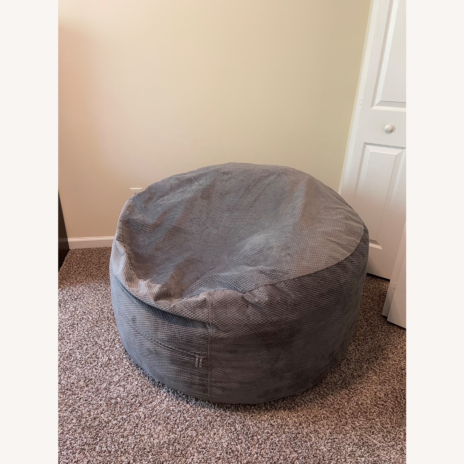 Bean Bag / Queen Bed Comfort - image-1