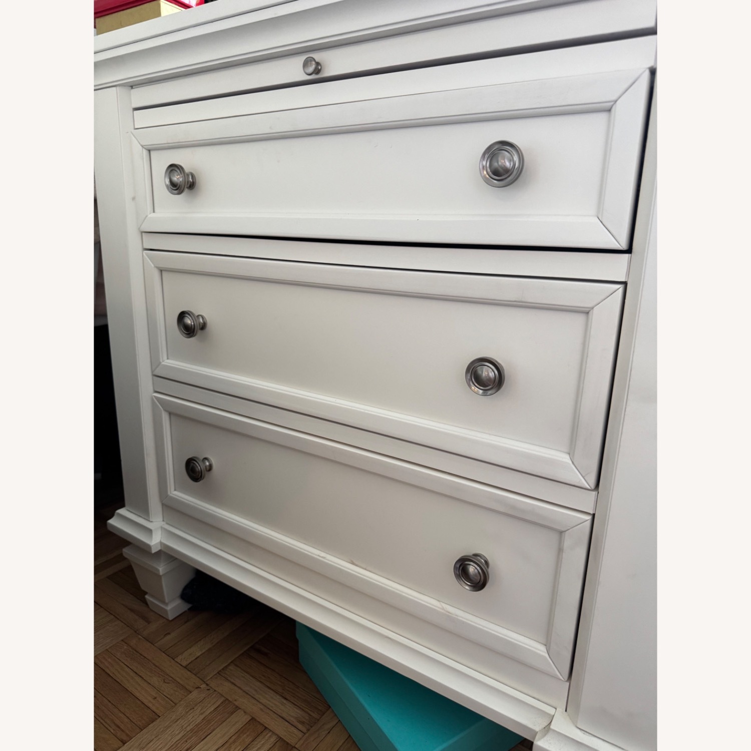 Sandy Beach Coastal 3-drawer Wood Nightstand - image-2