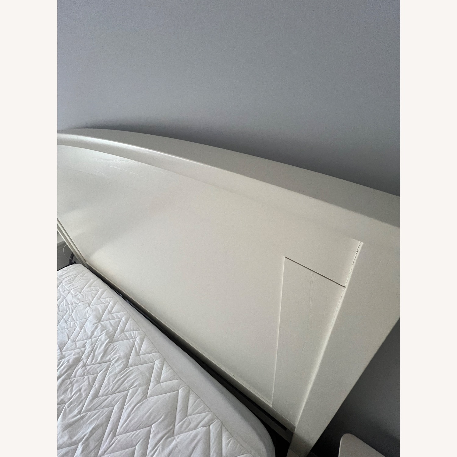 Pottery Barn Queen Off White Bed - image-4