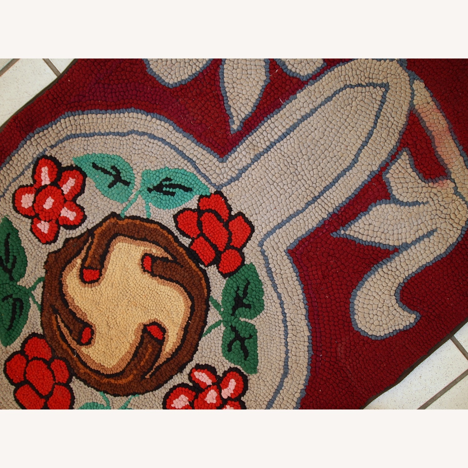 Handmade Antique American Hooked Rug - image-3