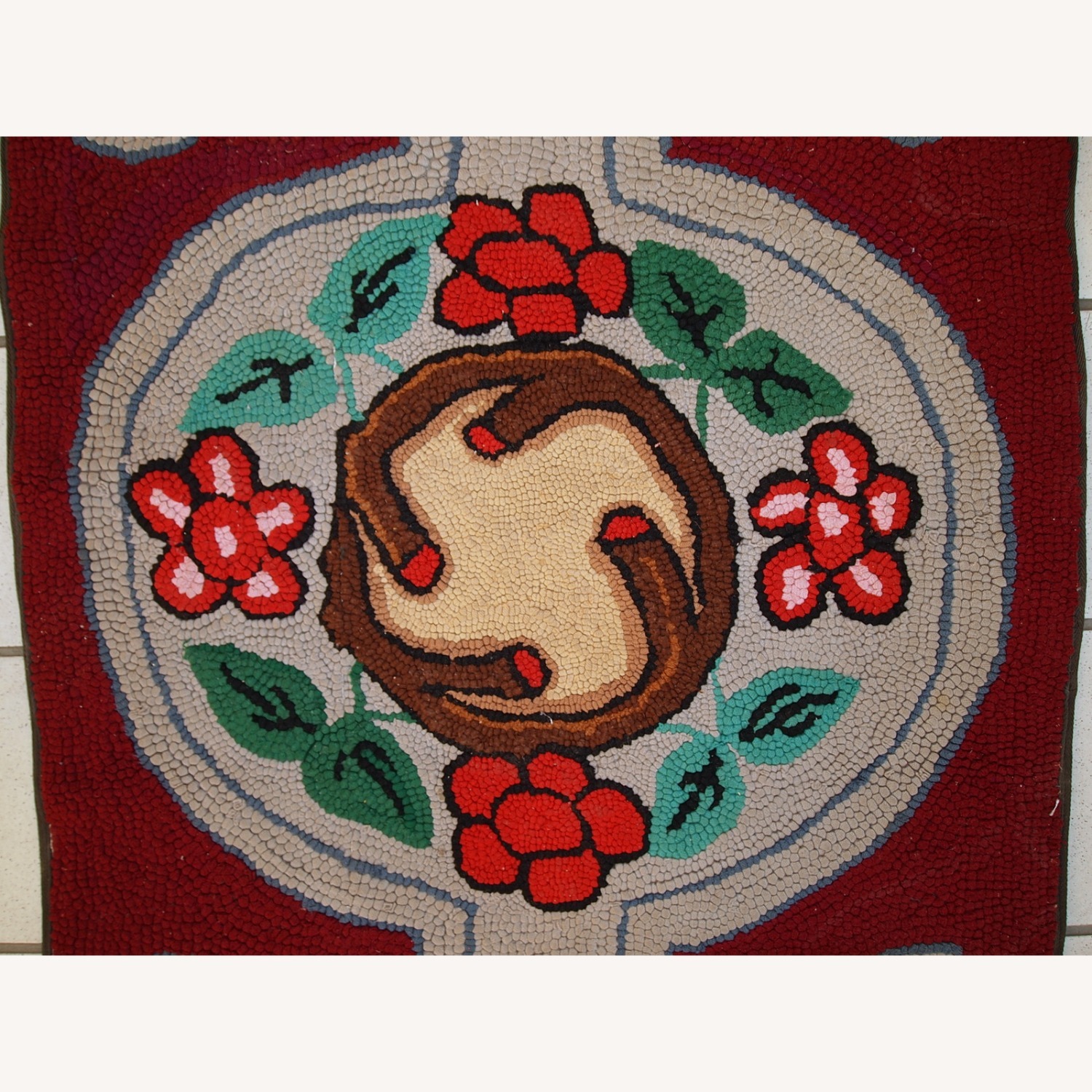 Handmade Antique American Hooked Rug - image-5