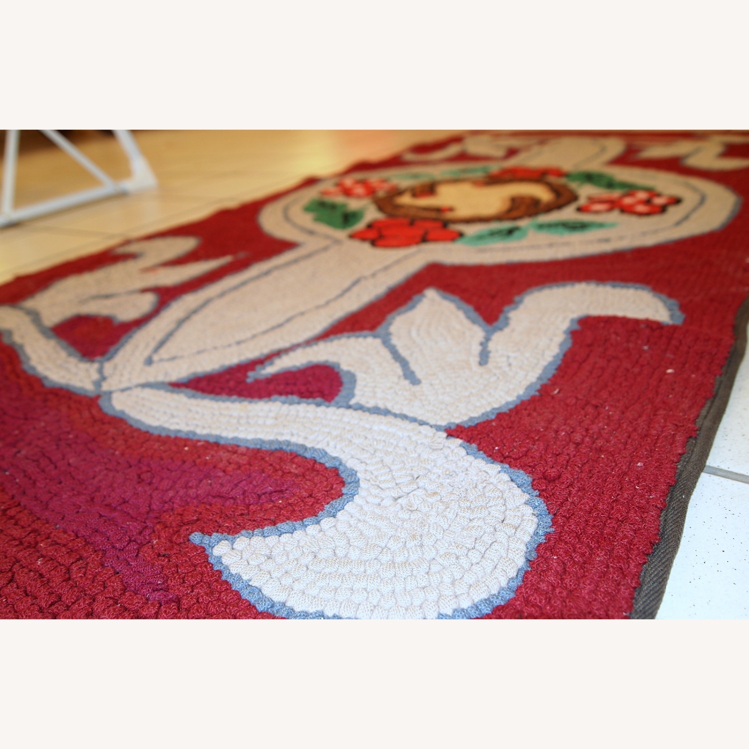 Handmade Antique American Hooked Rug - image-7