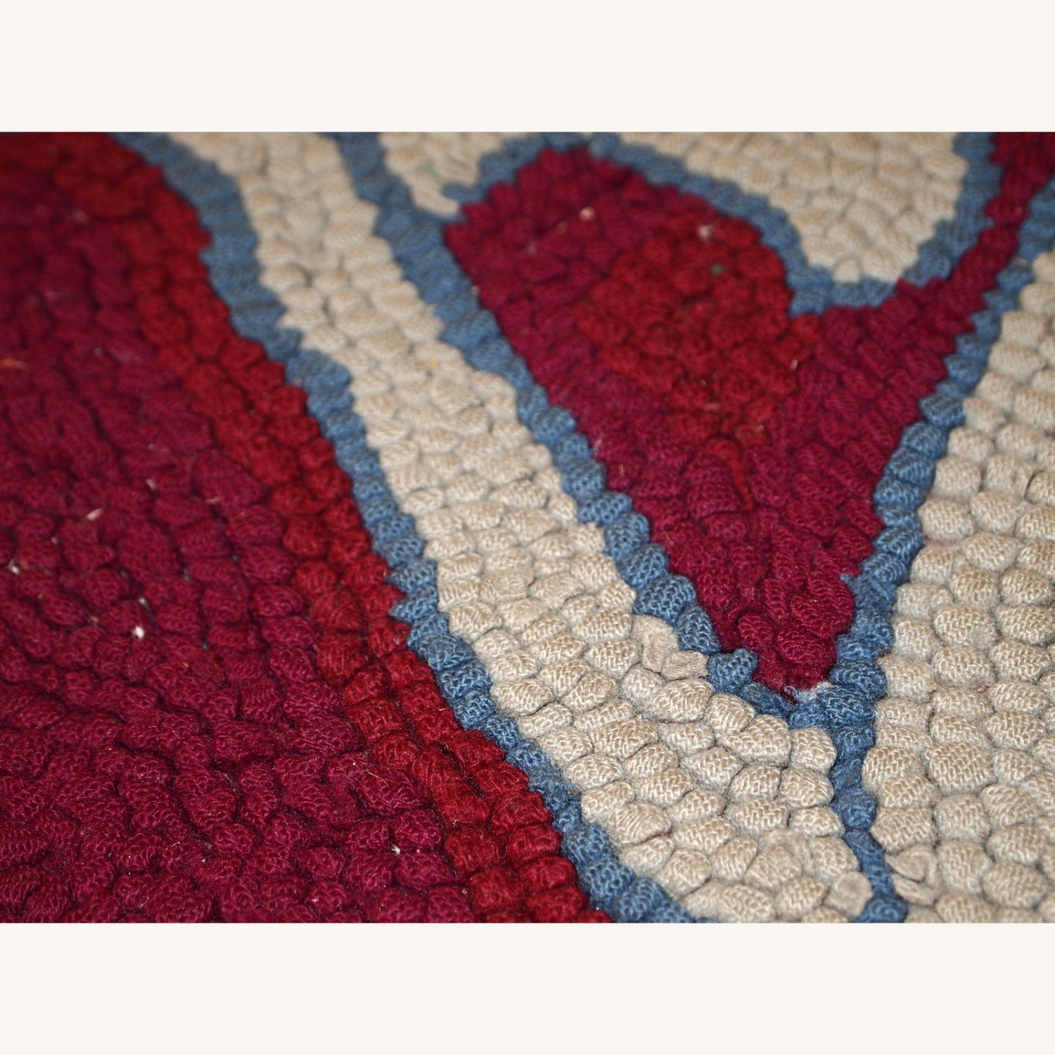 Handmade Antique American Hooked Rug - image-9