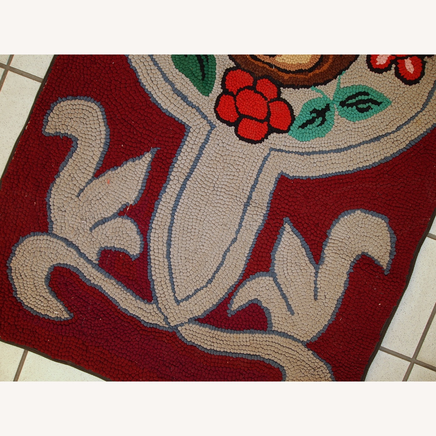 Handmade Antique American Hooked Rug - image-13