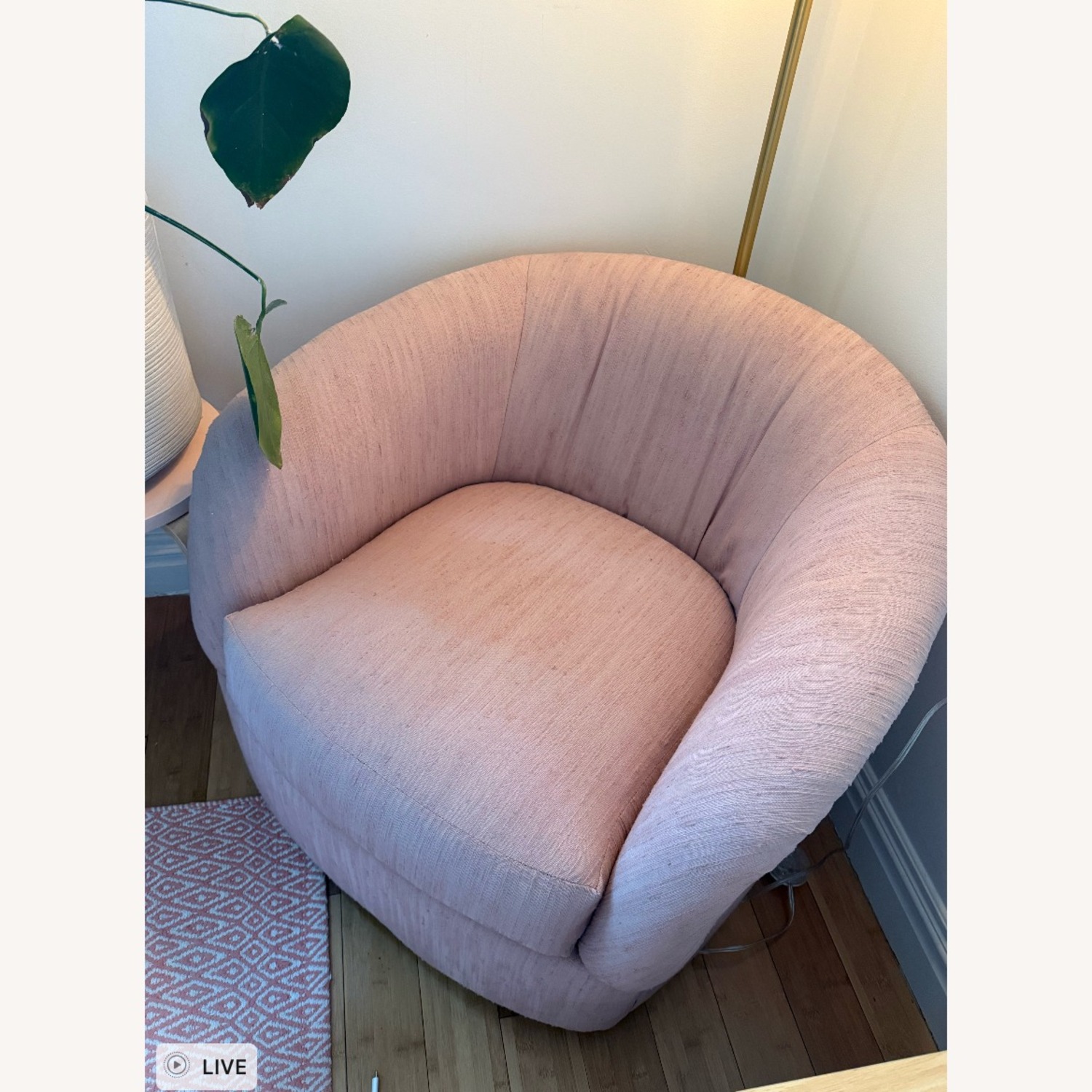 Pink Vintage Linen-style Swivel Chair - image-3