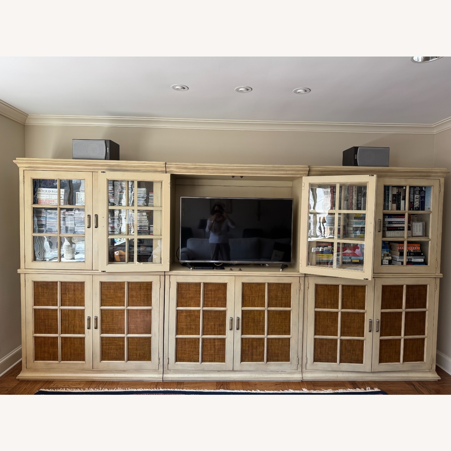Large Living Room Wall and Entertainment Unit - image-2